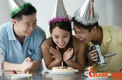 ​祝别人生日快乐的文案 祝别人生日快乐的高情商句子