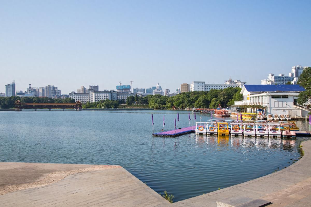 长沙烈士公园,环境好还免费,恋爱圣地:)全国十大城市公园之一