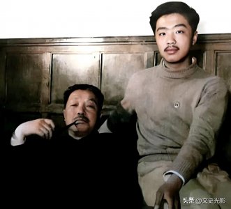 ​贺龙元帅与唯一一个儿子贺鹏飞的合影，后来儿子成为海军副司令