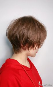 ​新发型精选21款，越看越心动，修颜时尚美如画