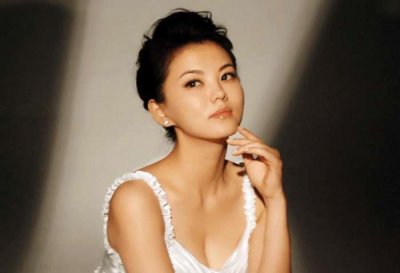 ​芒果台火爆一时的三大花旦：如今一个消失两个爆红！