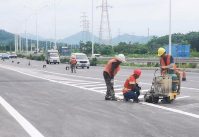江门大道南(东)线进入收尾阶段 9月底前具备主辅道全线通车条件