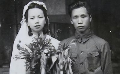 小妾分得30万遗产,转头全部交给原配儿子:我才17岁,要去读书了