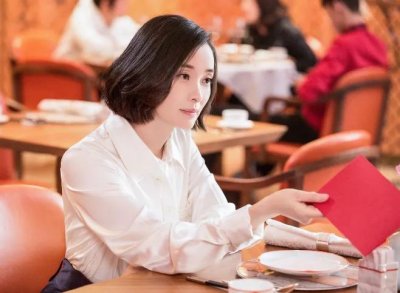 ​她12岁童星出道，与知名导演同居多年被抛弃，今复出无人问津