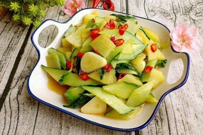 ​老黄瓜炒土豆片