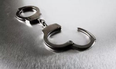 男按摩师趁女顾客熟睡时强奸她，被判入狱四年