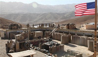 ​美军叙利亚战争的耻辱，撤退不久后，军事基地被俄占领并升起国旗