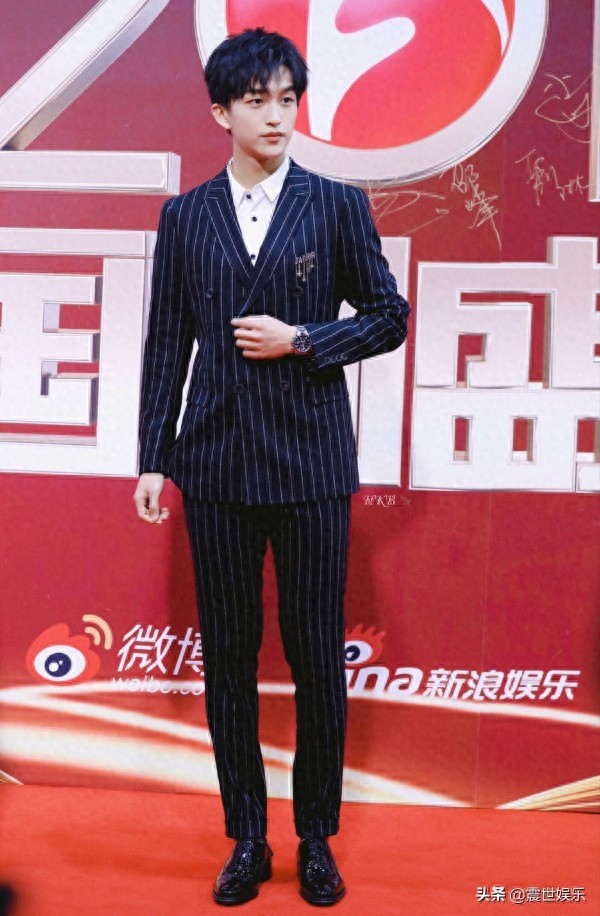 2019国剧盛典红毯：女星斗艳、男星比帅