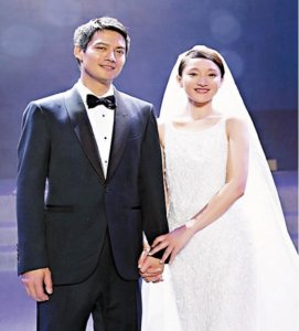 ​演员周迅简历个人简介（周迅的辉煌事业史和背后的男人）