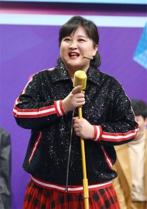 ​贾玲近照曝光！消失一年，暴瘦一百斤，整个人脱胎换骨，颜值惊艳