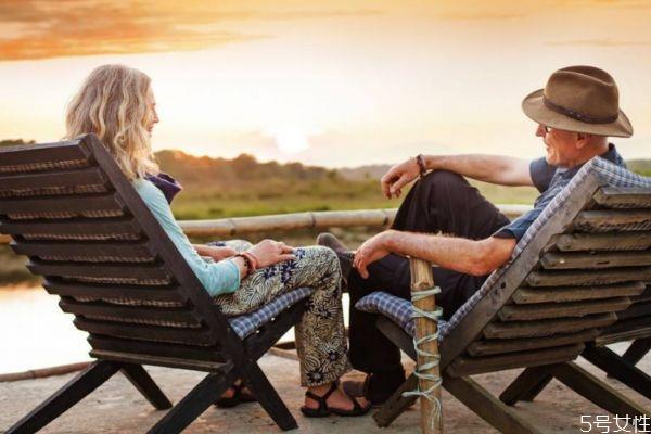 女人是否应该夫为天 夫妻之间应该怎么相处 女人是否应该夫为天 夫妻之间应该怎么相处