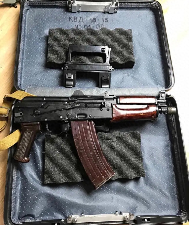 「枪械魅力」俄罗斯AK74U突击步枪