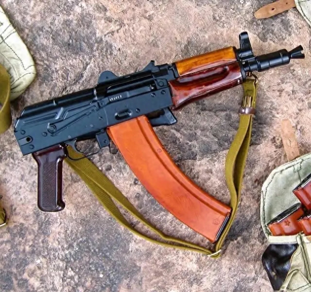 「枪械魅力」俄罗斯AK74U突击步枪