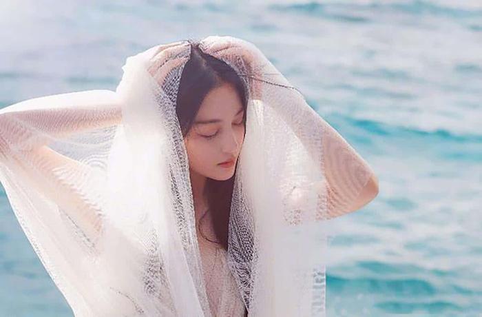 张馨予李晨为何分手?高调结婚后的她,7个字说出分手原因!