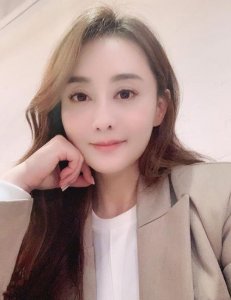 ​陈德容什么时候离的婚(45岁陈德容宣布离婚)