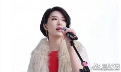​李亚鹏女友晒照，身穿气质连衣裙(身材颜值不输王菲)