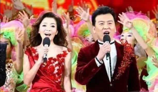张泽群的妻子（央视主持张泽群大气为河南捐1年工资）
