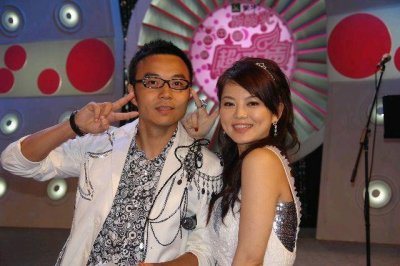 ​汪涵杨乐乐结婚照，汪涵的老婆杨乐(汪涵妻子杨乐乐怎么啦)