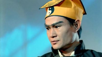 ​吕方演过的鬼片剧照(香港僵尸片里的经典道士法师)