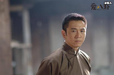 ​无线当家小生温兆伦近况起底，盘点出演的经典港剧！