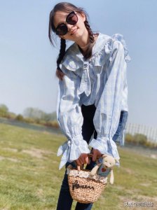 ​纪姿含赵薇什么关系(赵薇和她的女儿高清照片)
