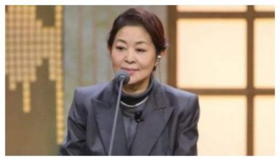 ​倪萍20岁儿子虎子近照曝光，眼睛已痊愈，如今又高又帅气