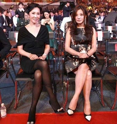 王健林老婆林宁,自己拥有投资集团,气质不凡,背景深厚
