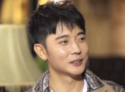 ​张丹峰为什么老是没钱？把钱都给老婆洪欣管了？