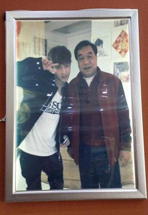 李玉刚的近况(44岁李玉刚身体状况引担忧)