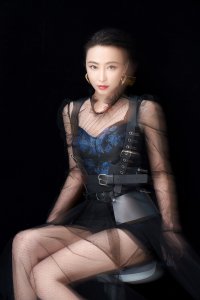 演员林静幻影写真大片曝光,凛然霸气不失细腻美