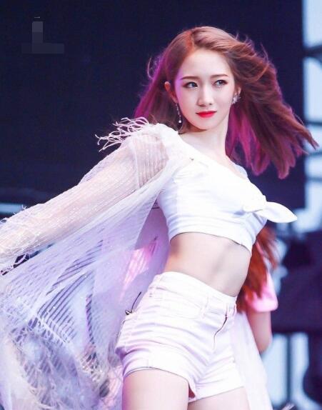 孟美岐是哇唧唧哇的还是乐华的