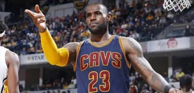 詹姆斯登顶NBA历史得分王:见证伟大,40000分的传奇之路