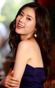 秋瓷炫身世坎坷 妹妹溺亡父母不爱 丈夫出轨