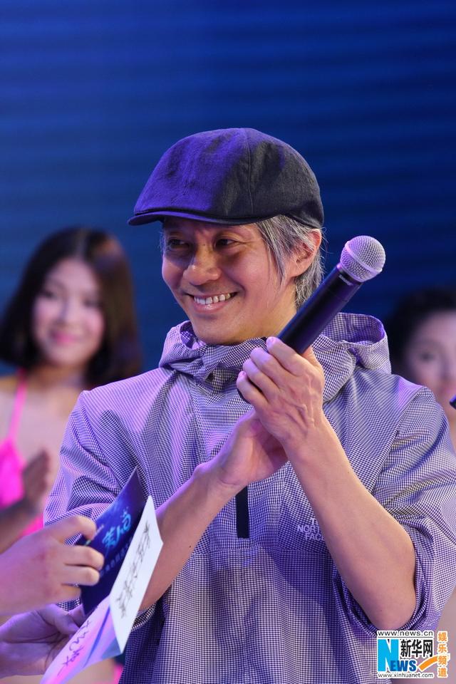 周星驰颁奖嘉宾最新(周星驰低调亮相美人鱼选角决赛)(11)