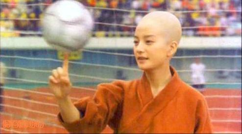 周星驰颁奖嘉宾最新(周星驰低调亮相美人鱼选角决赛)(48)