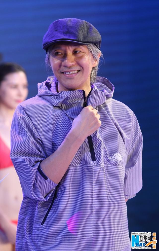 周星驰颁奖嘉宾最新(周星驰低调亮相美人鱼选角决赛)(16)