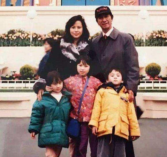 原配患结肠炎,何鸿燊:不想一辈子当和尚,迎娶14岁的二太蓝琼缨