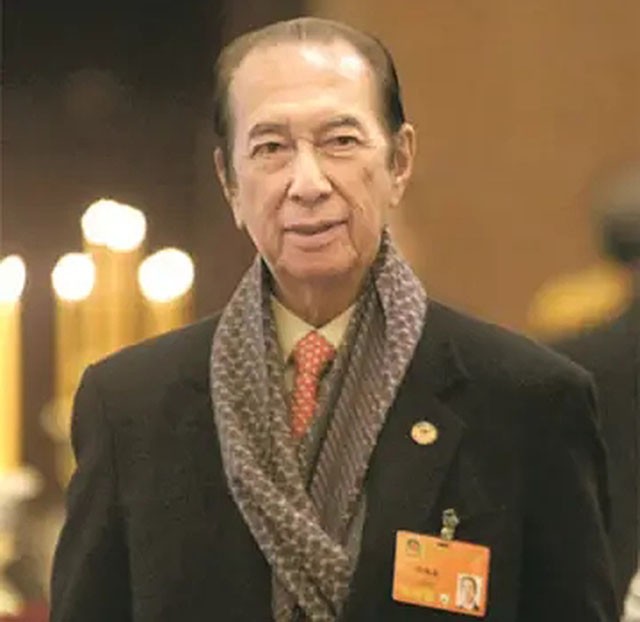 原配患结肠炎,何鸿燊:不想一辈子当和尚,迎娶14岁的二太蓝琼缨