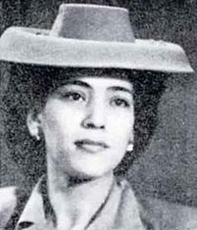 原配患结肠炎,何鸿燊:不想一辈子当和尚,迎娶14岁的二太蓝琼缨