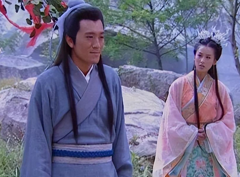 隐藏身份八年，一年两亿零花钱的黄圣依，故事远比你想的精彩