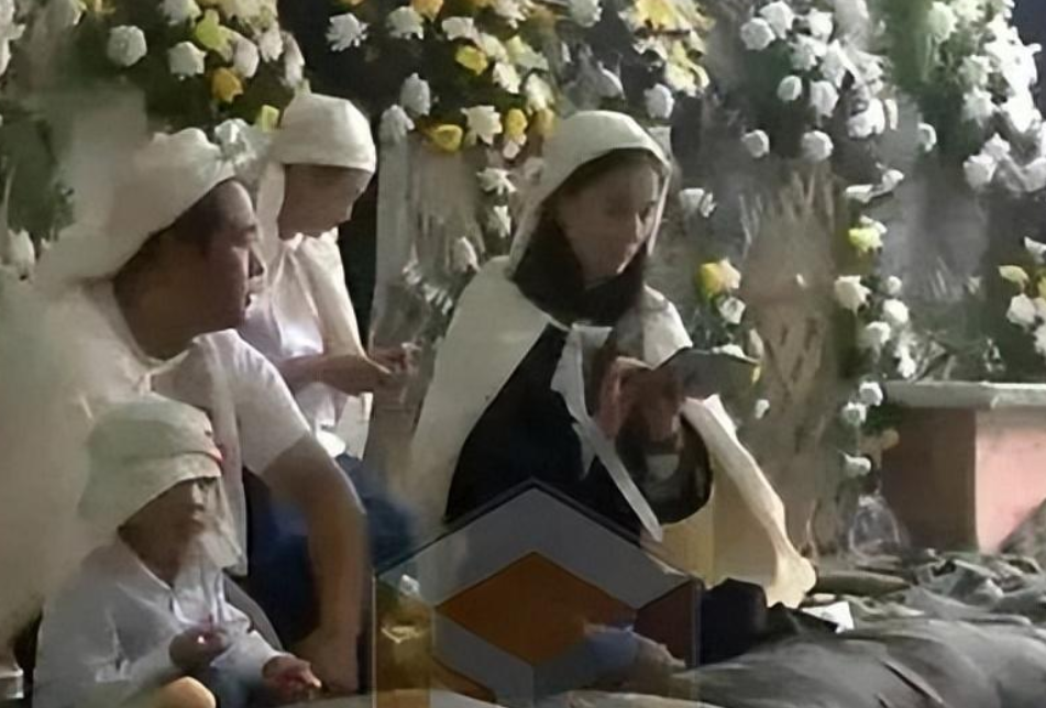 隐藏身份八年，一年两亿零花钱的黄圣依，故事远比你想的精彩