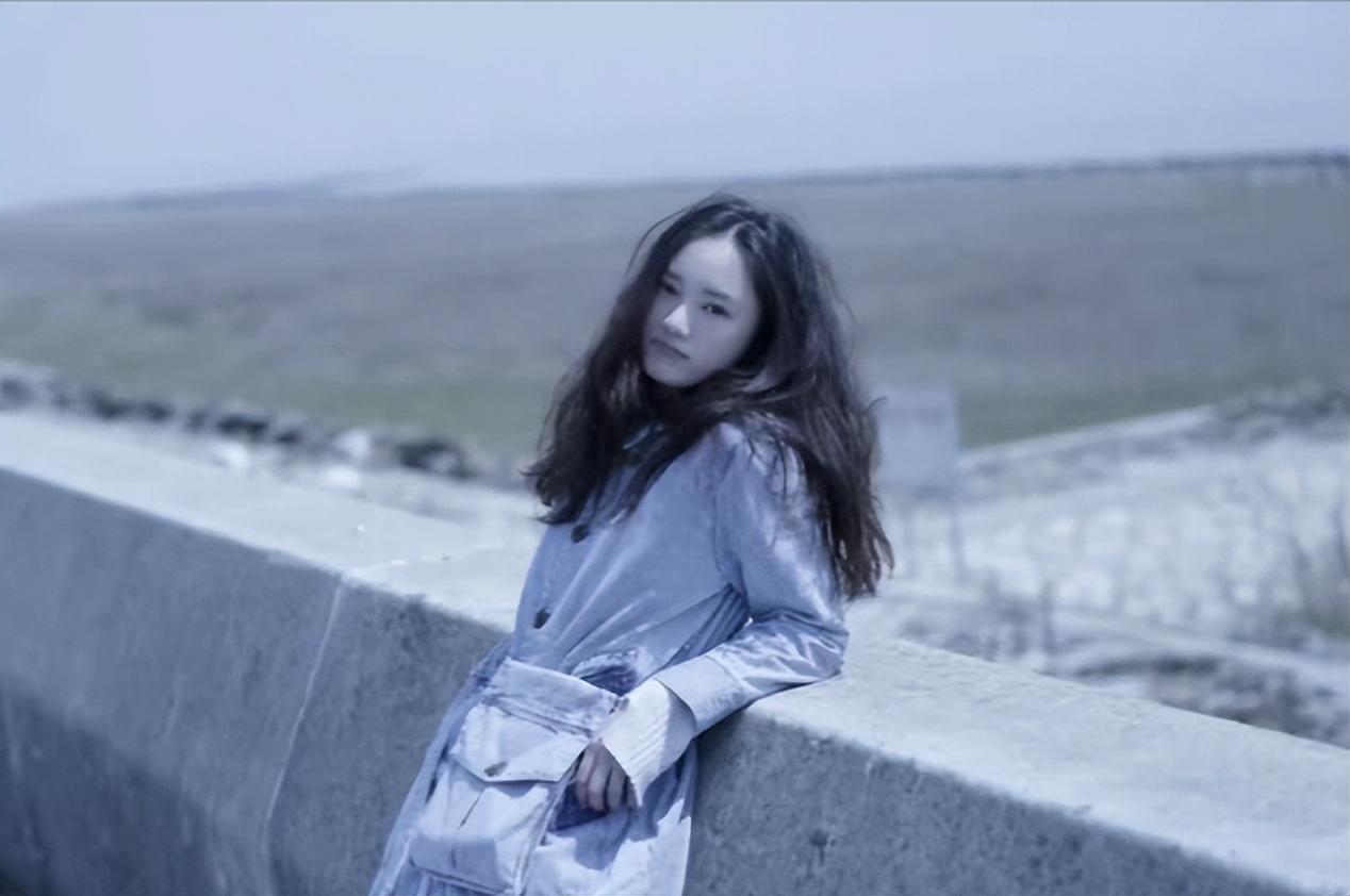 沦落成柜姐？曾经红极一时的“兔子精”楼安琪，现在怎样了？