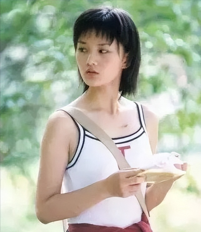 沦落成柜姐？曾经红极一时的“兔子精”楼安琪，现在怎样了？