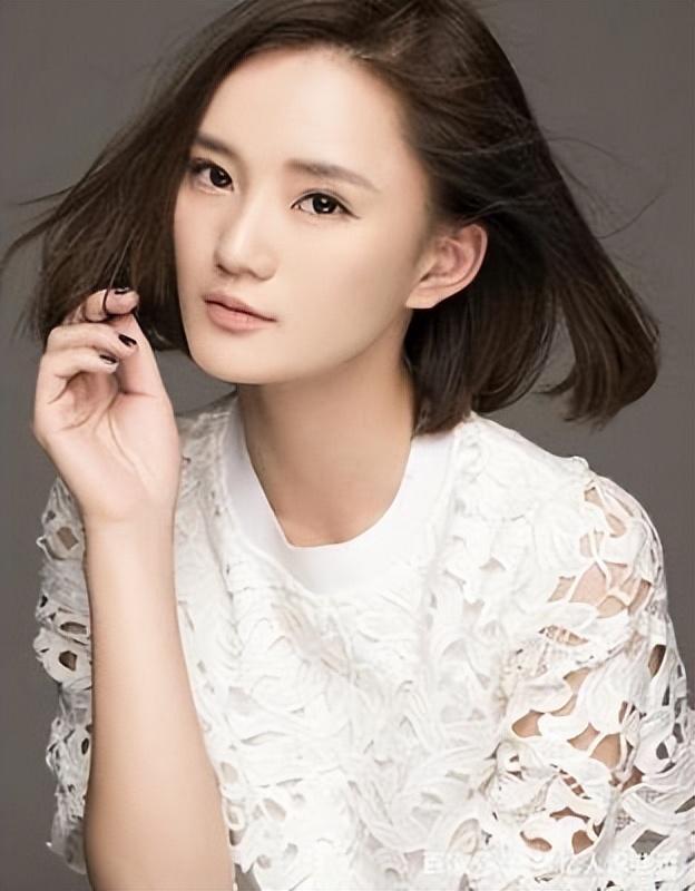 沦落成柜姐？曾经红极一时的“兔子精”楼安琪，现在怎样了？