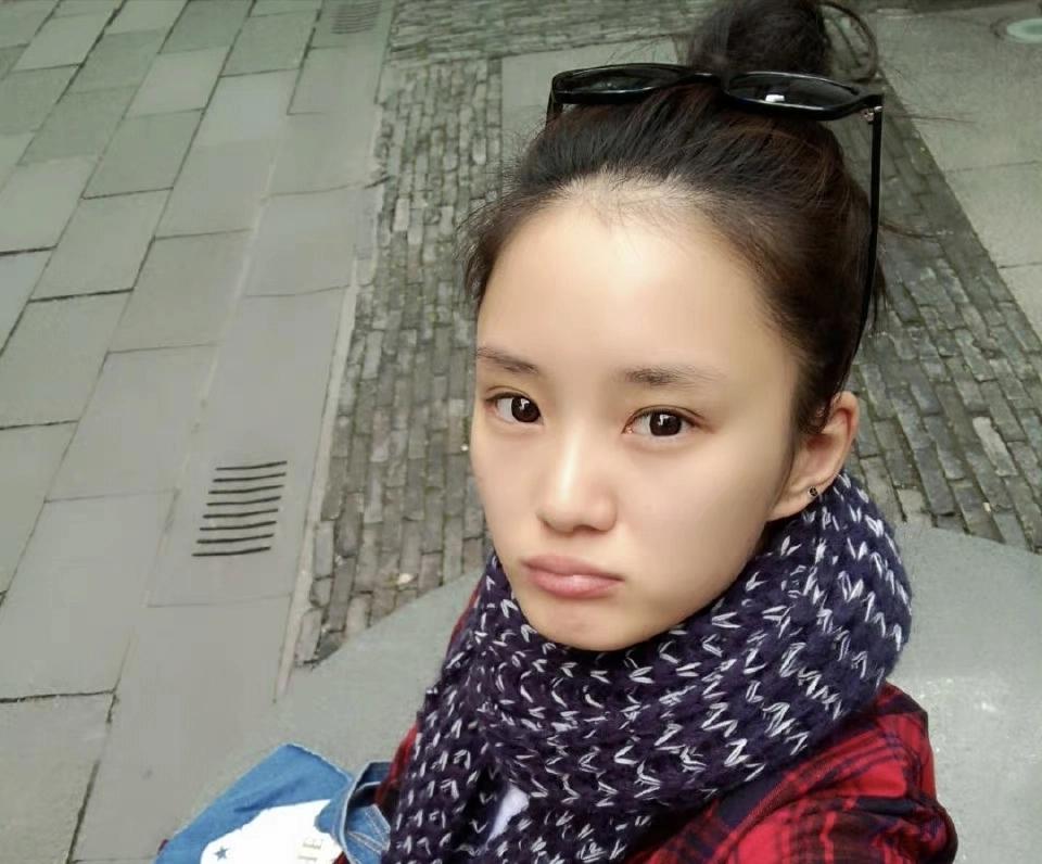 沦落成柜姐？曾经红极一时的“兔子精”楼安琪，现在怎样了？