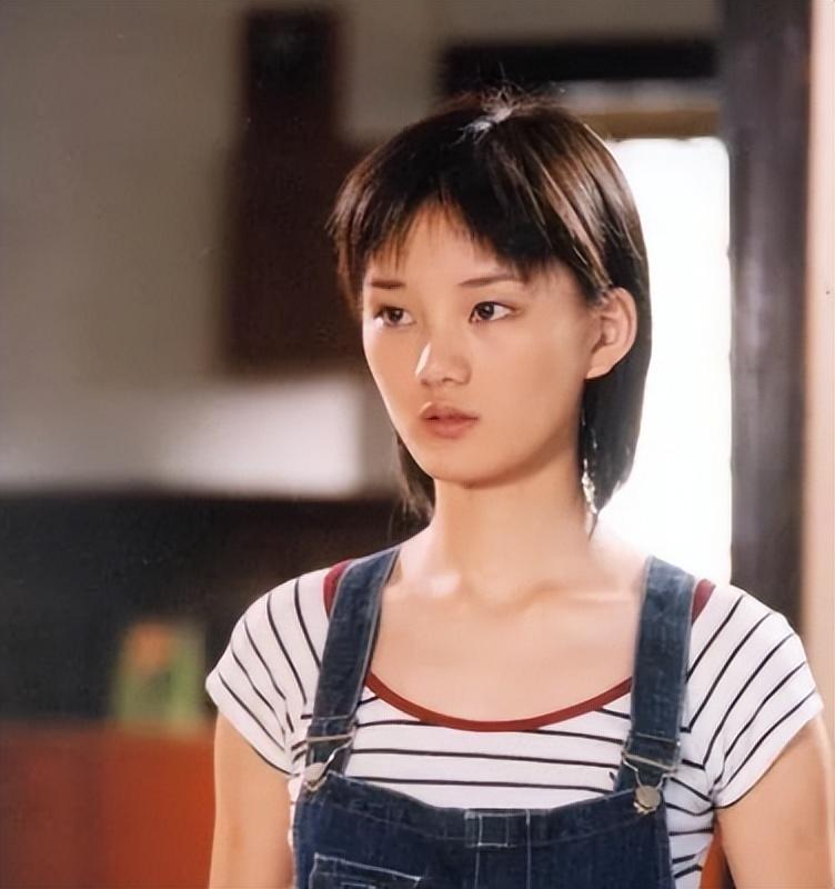 沦落成柜姐？曾经红极一时的“兔子精”楼安琪，现在怎样了？