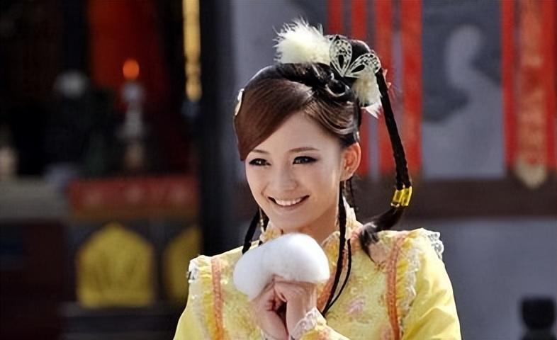 沦落成柜姐？曾经红极一时的“兔子精”楼安琪，现在怎样了？