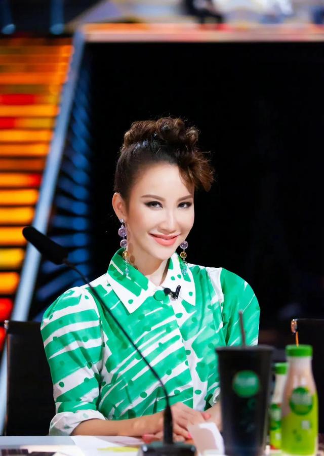 李玟婚姻近况（李玟嫁给大16岁富商）(8)