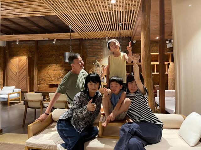 陈剑月说侯长荣长得帅（娶小5岁的陈剑月）(13)