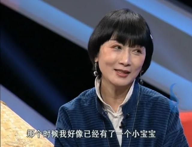 陈剑月说侯长荣长得帅（娶小5岁的陈剑月）(9)